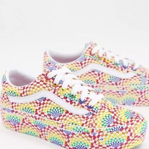 NWT Vans Old Skool Pride Platforms